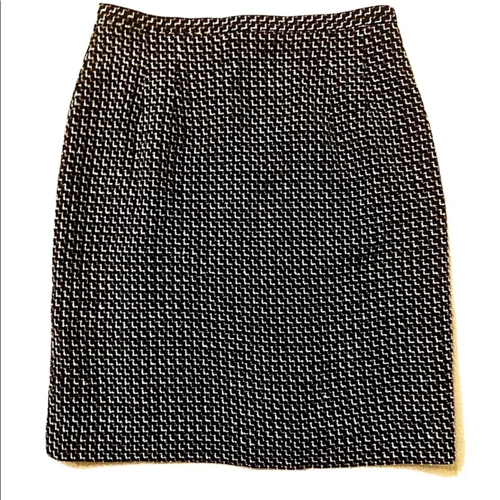 Talbots Petites Womens Skirt 6 Straight Lined Back Slit black and cream color
